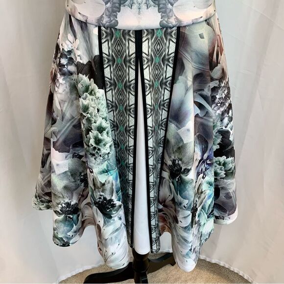 BEBE women’s blue green floral short sleeve skater dress Sz S - Picture 5 of 13